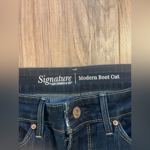 Signature by Levi Strauss & Co. Gold Label Women's Modern Bootcut Jean Sz 28x32L - Picture 10 of 10